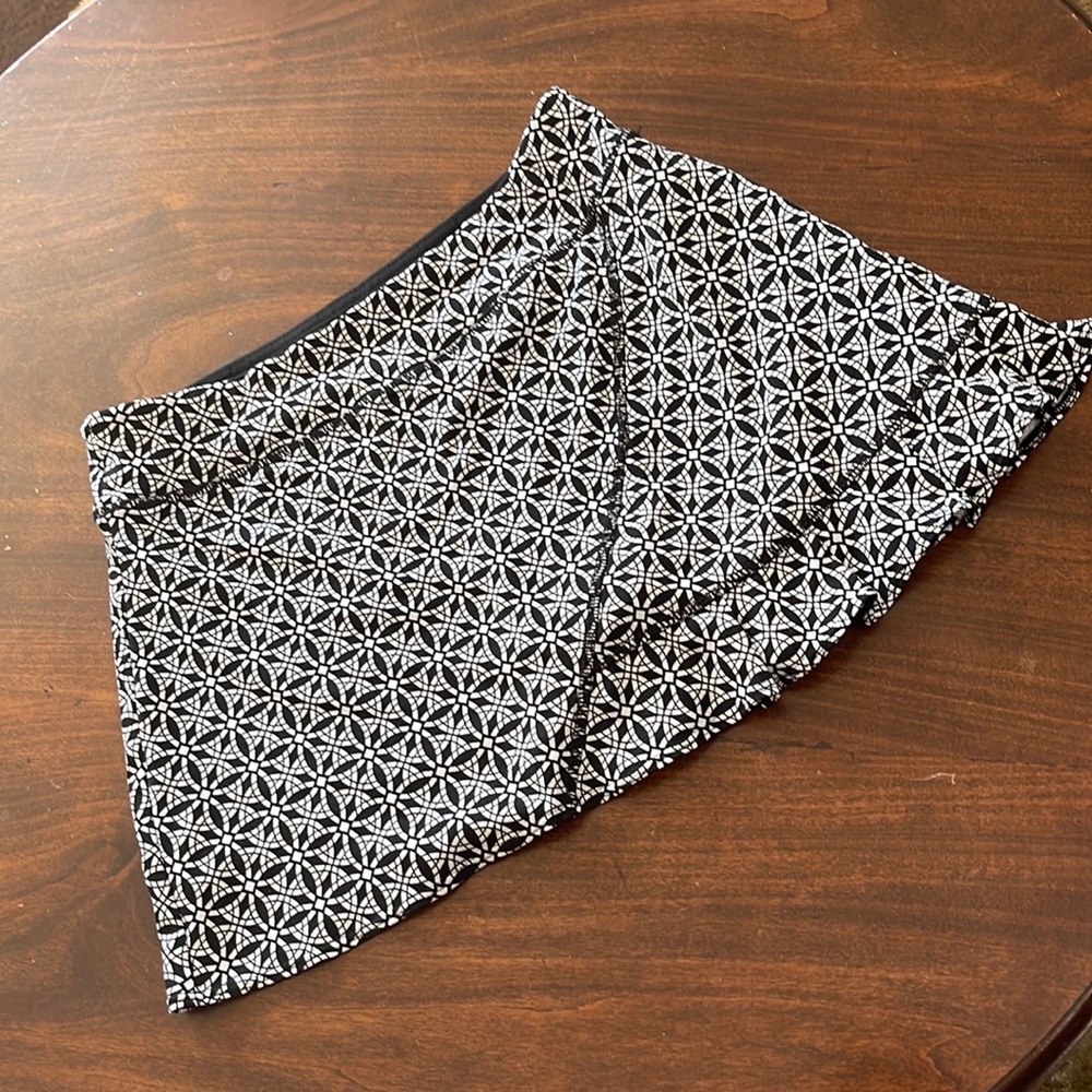 Lola Black and White Skort - Sz Sm